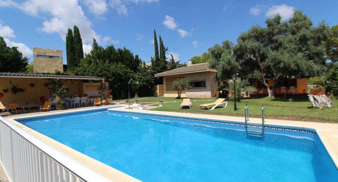 Resale - Villas -
Orihuela Costa