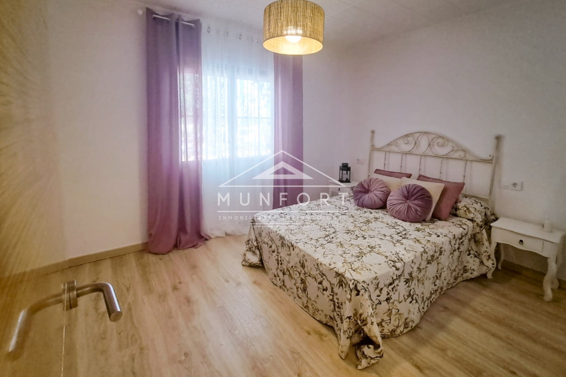 Resale - Villas -
Orihuela