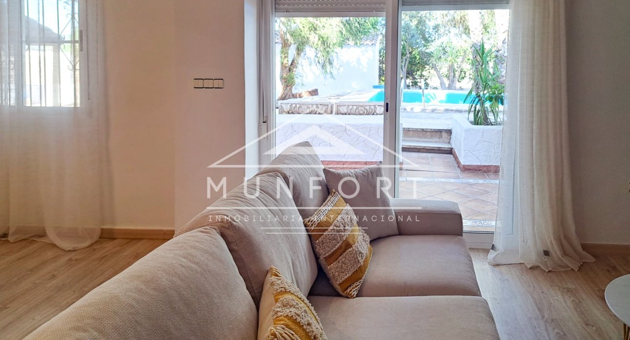 Resale - Villas -
Orihuela