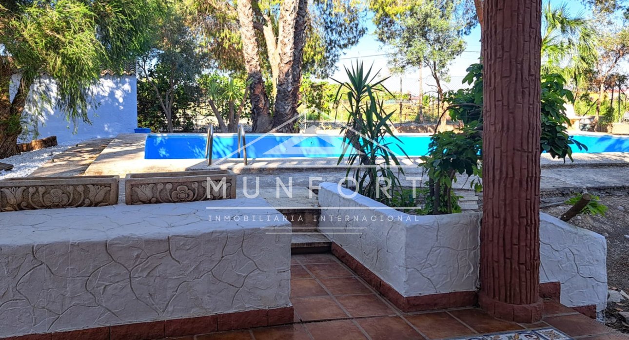 Resale - Villas -
Orihuela