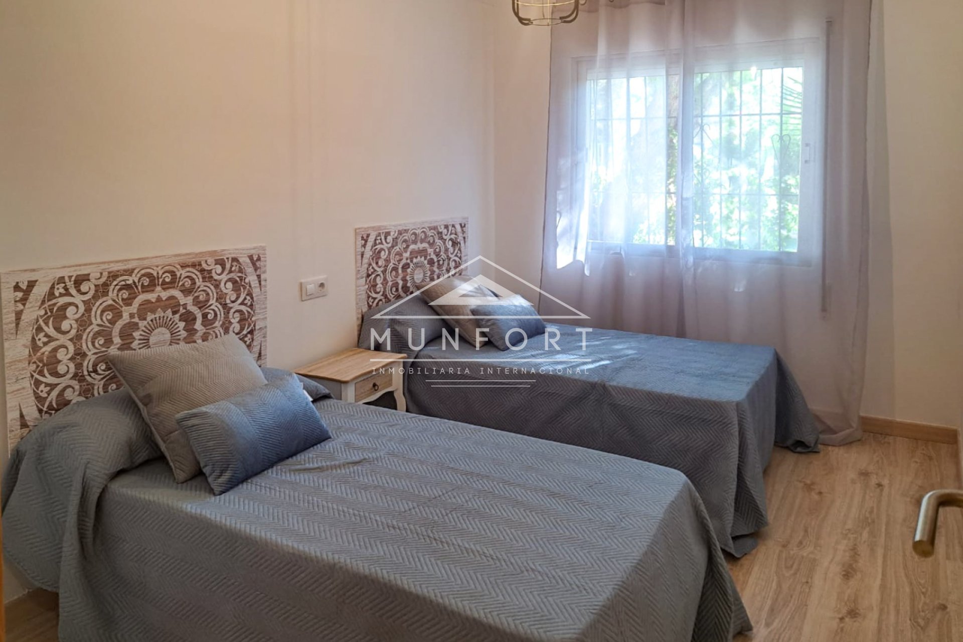 Resale - Villas -
Orihuela