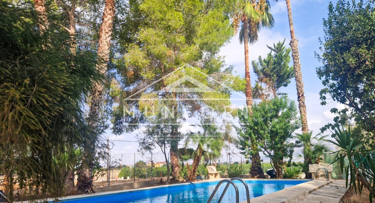 Resale - Villas -
Orihuela