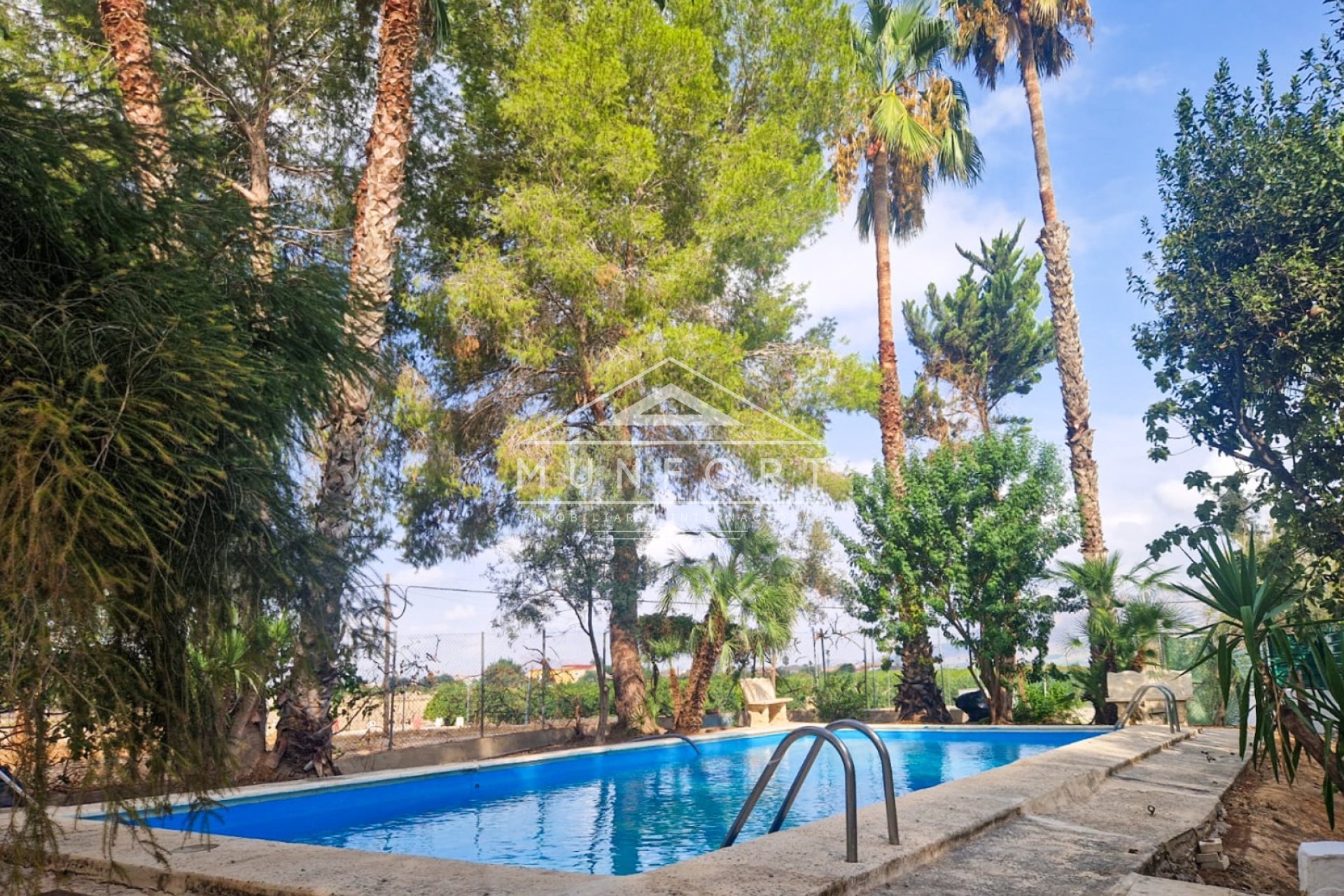 Resale - Villas -
Orihuela