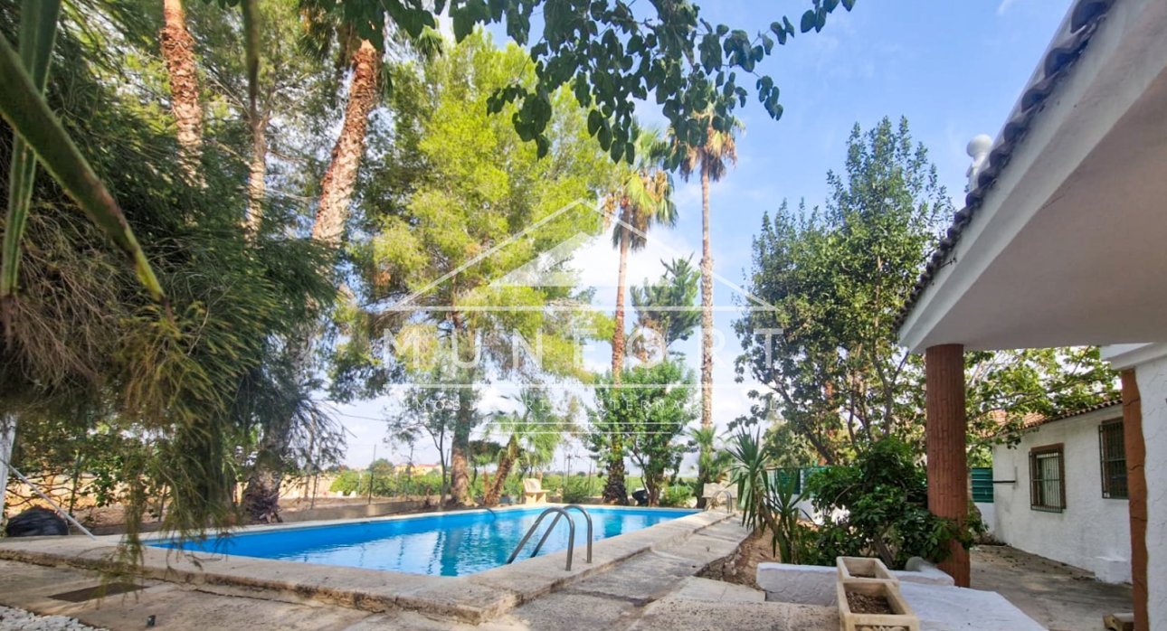 Resale - Villas -
Orihuela