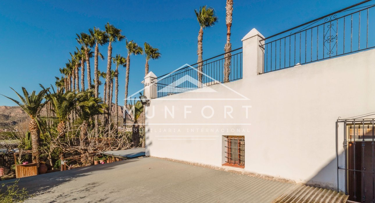 Resale - Villas -
Orihuela