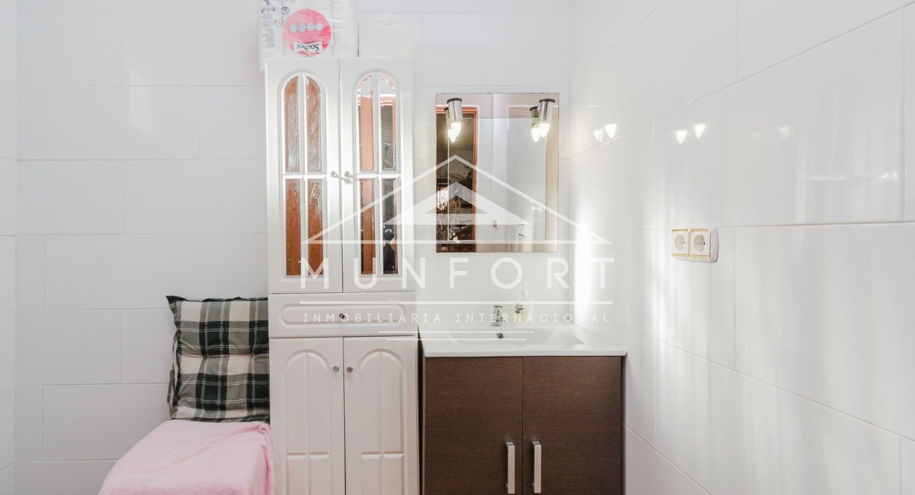 Resale - Villas -
Orihuela