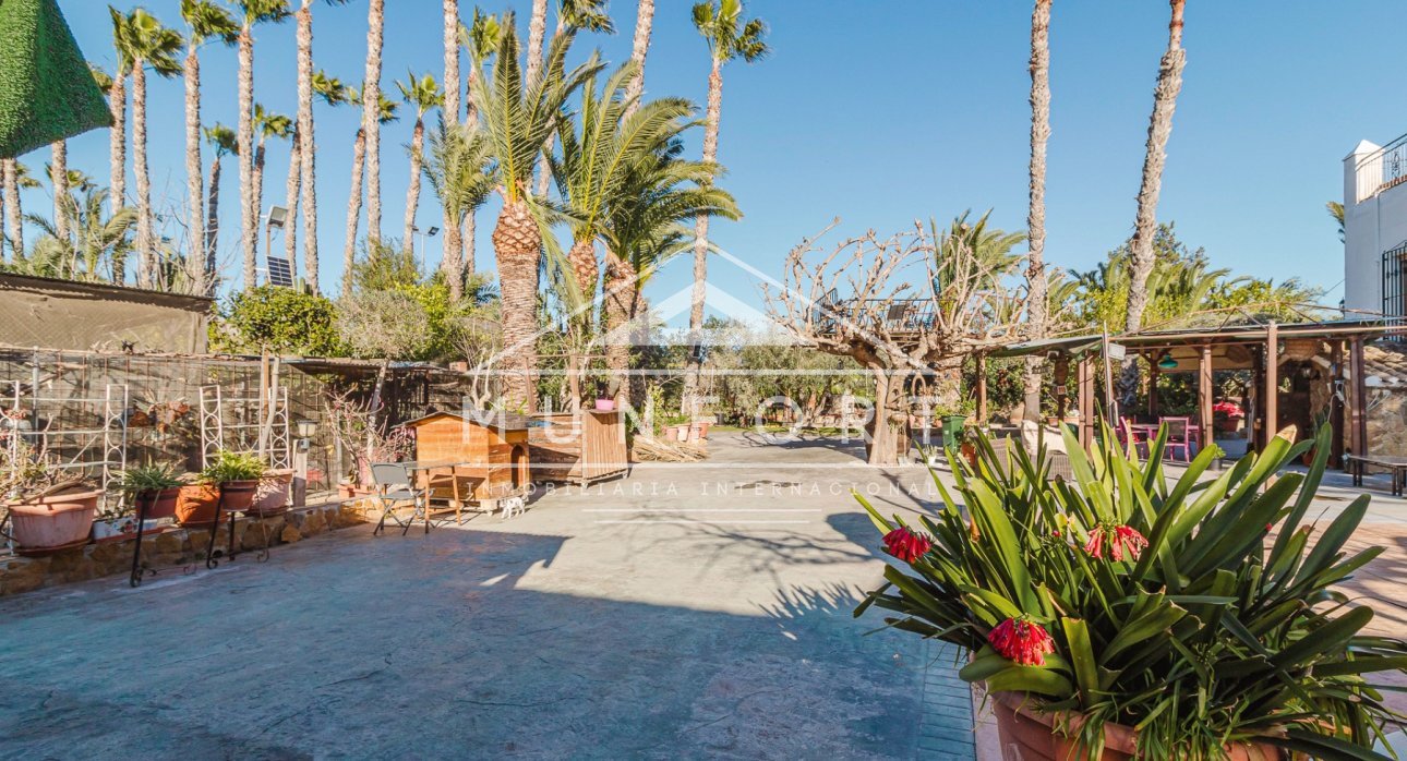 Resale - Villas -
Orihuela