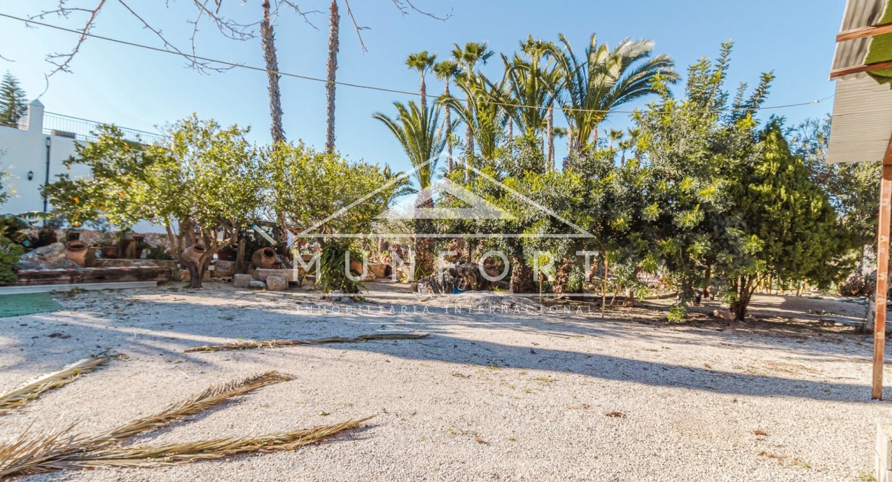 Resale - Villas -
Orihuela