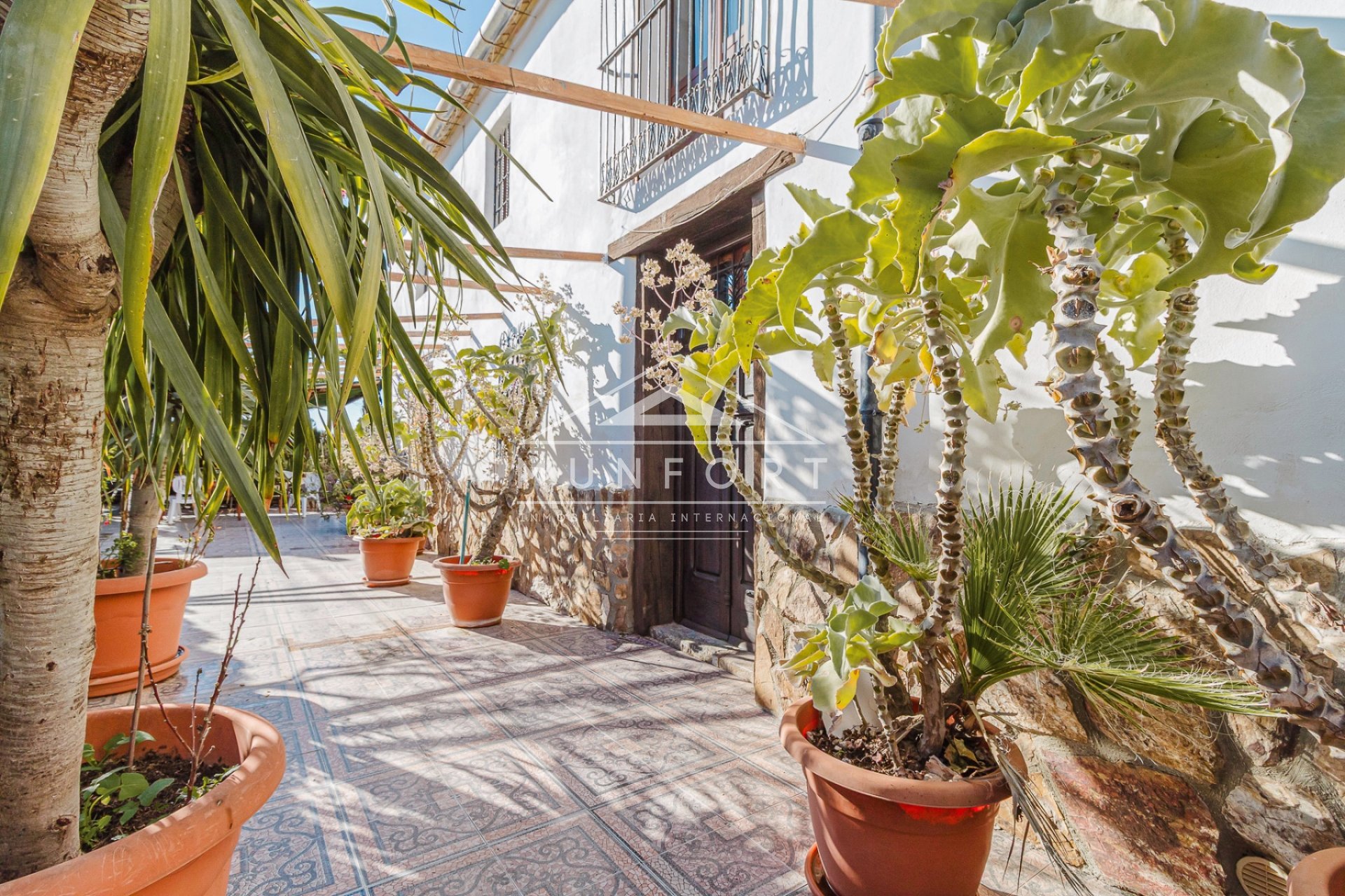 Resale - Villas -
Orihuela