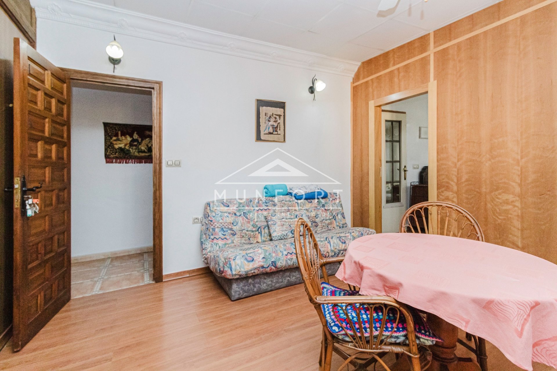 Resale - Villas -
Orihuela