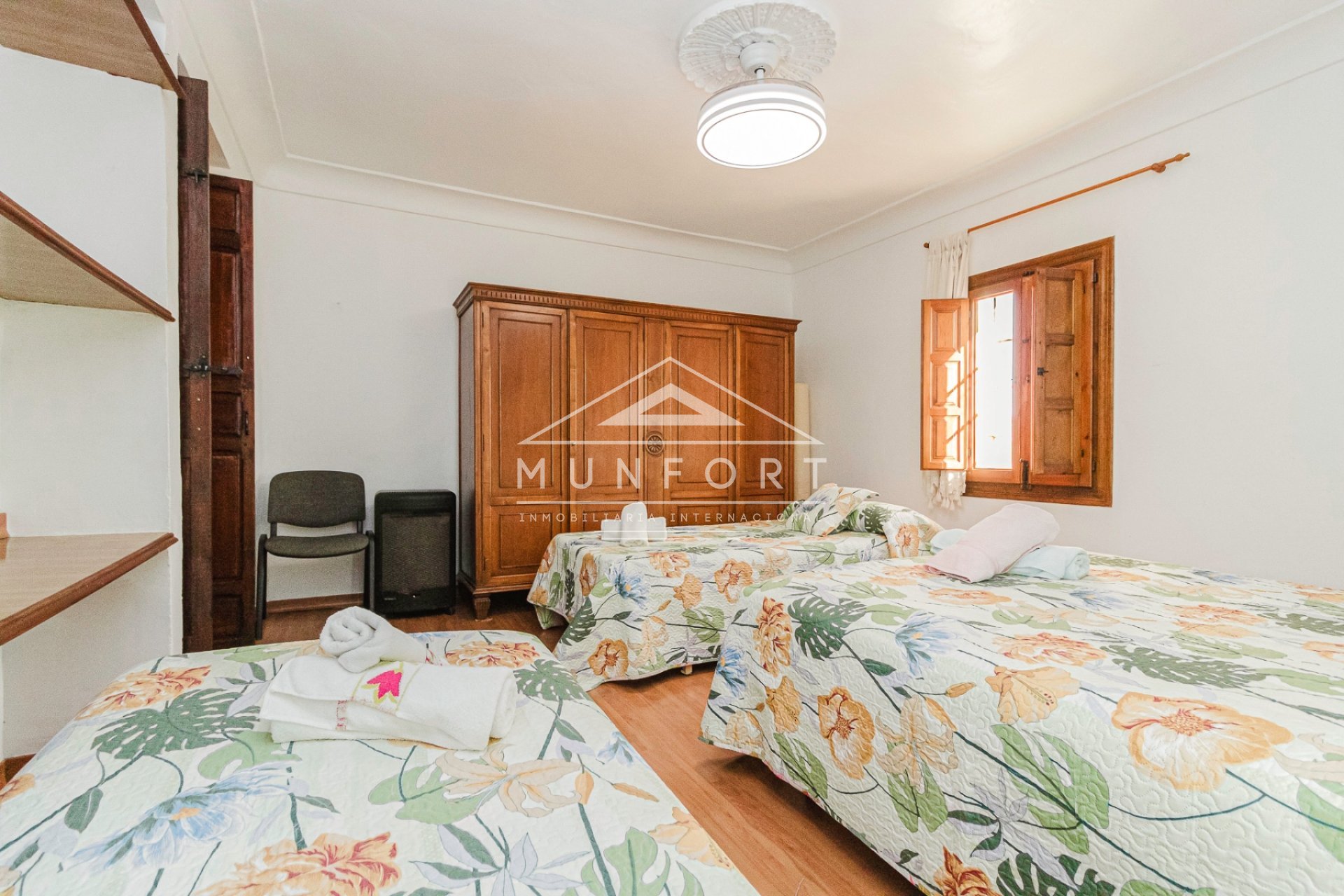 Resale - Villas -
Orihuela