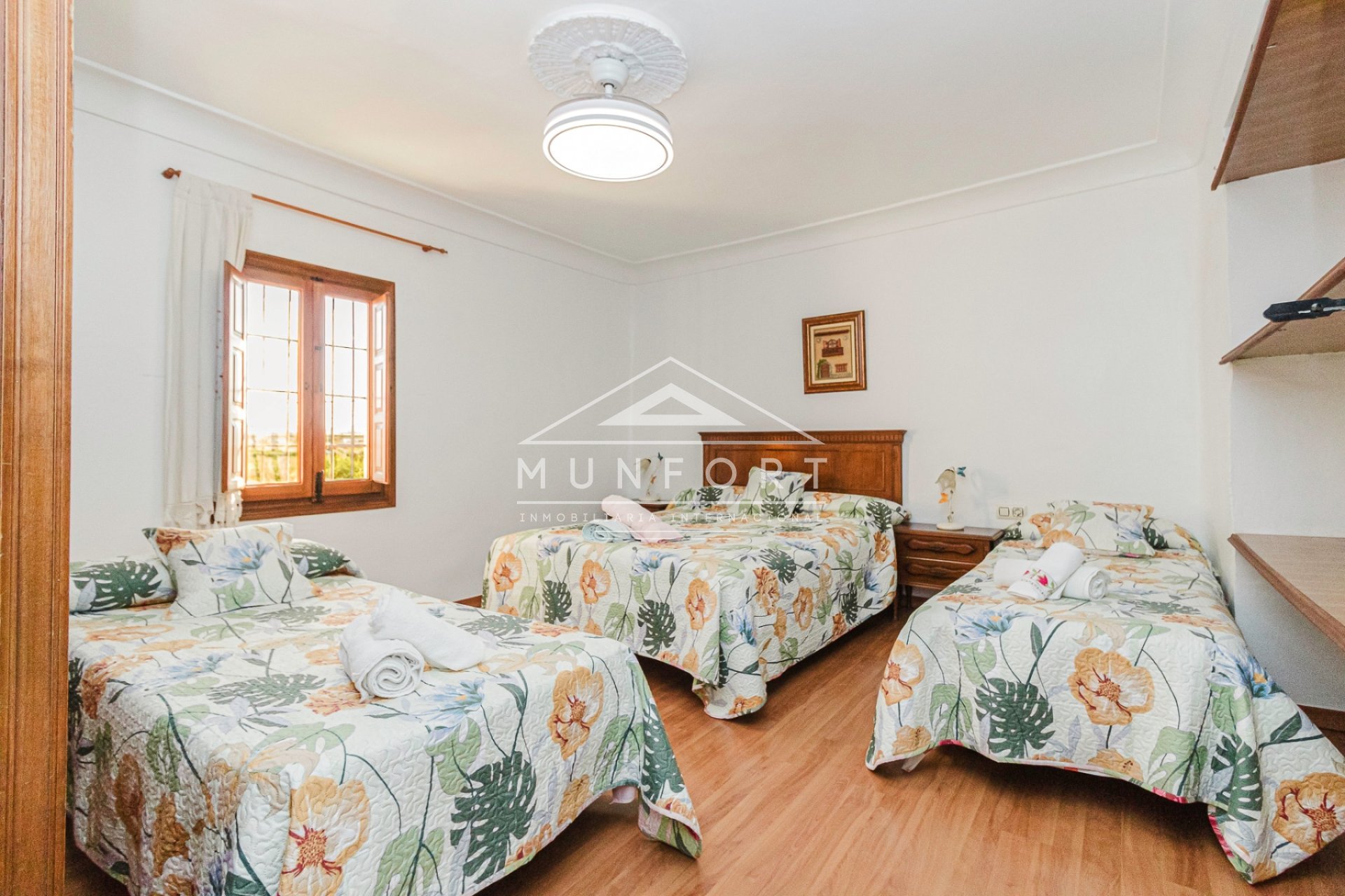 Resale - Villas -
Orihuela