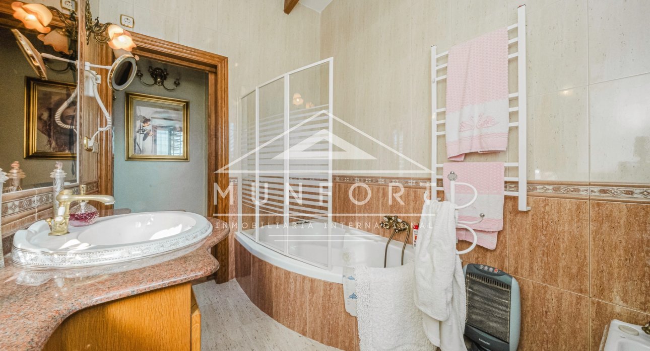 Resale - Villas -
Orihuela