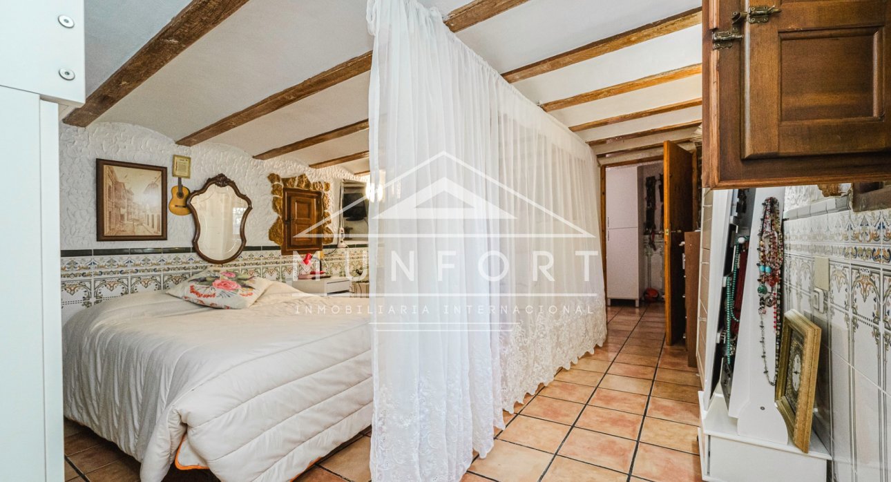 Resale - Villas -
Orihuela