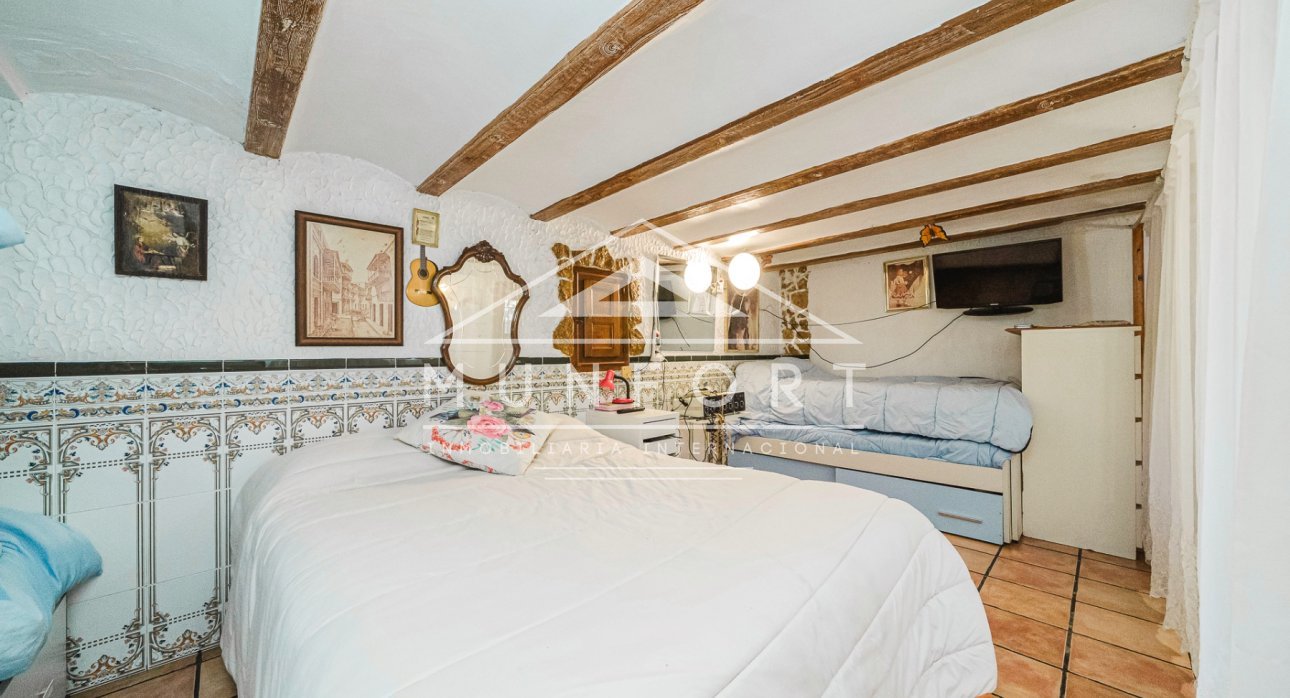 Resale - Villas -
Orihuela