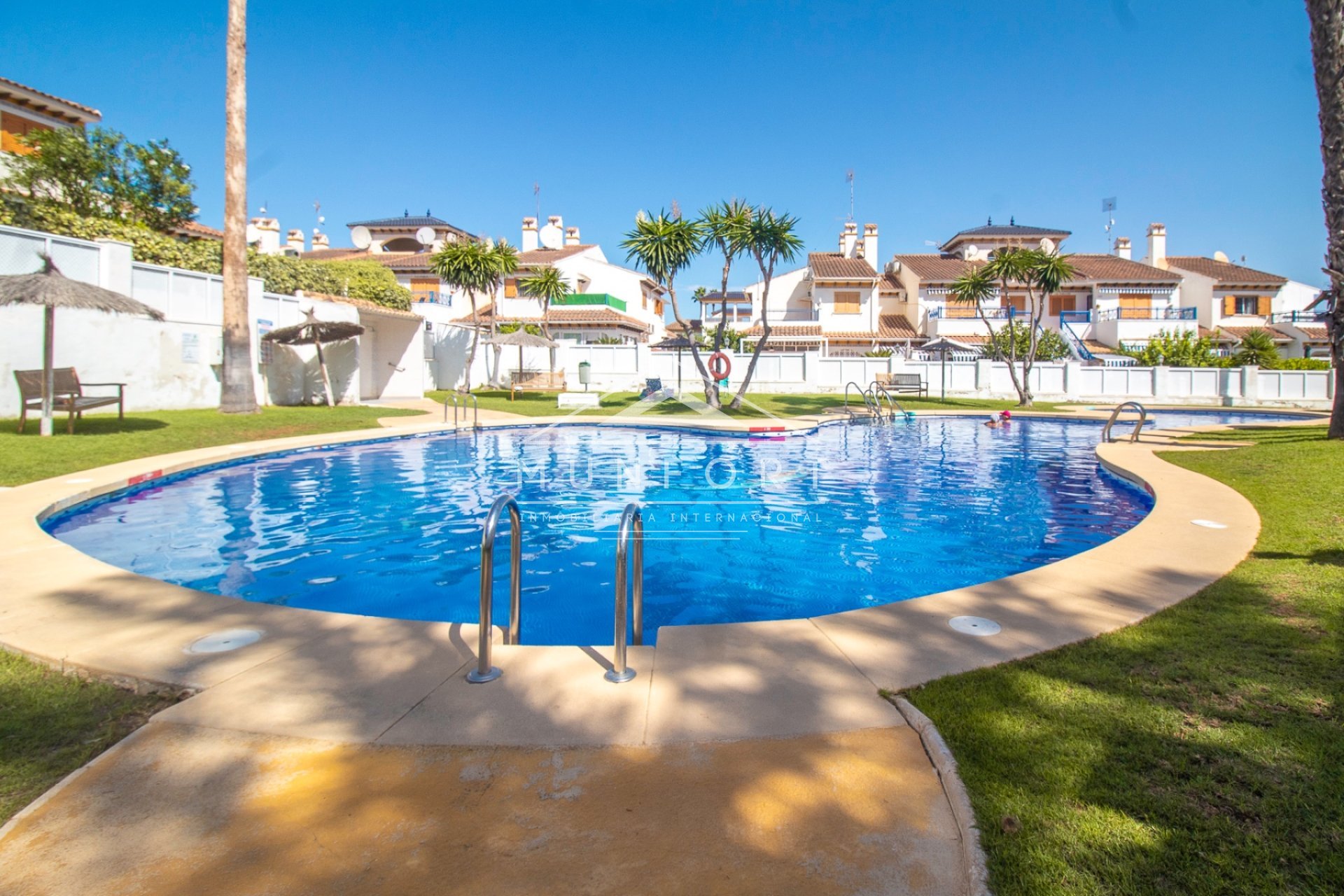 Resale - Villas -
Pilar de la Horadada - Mil Palmeras