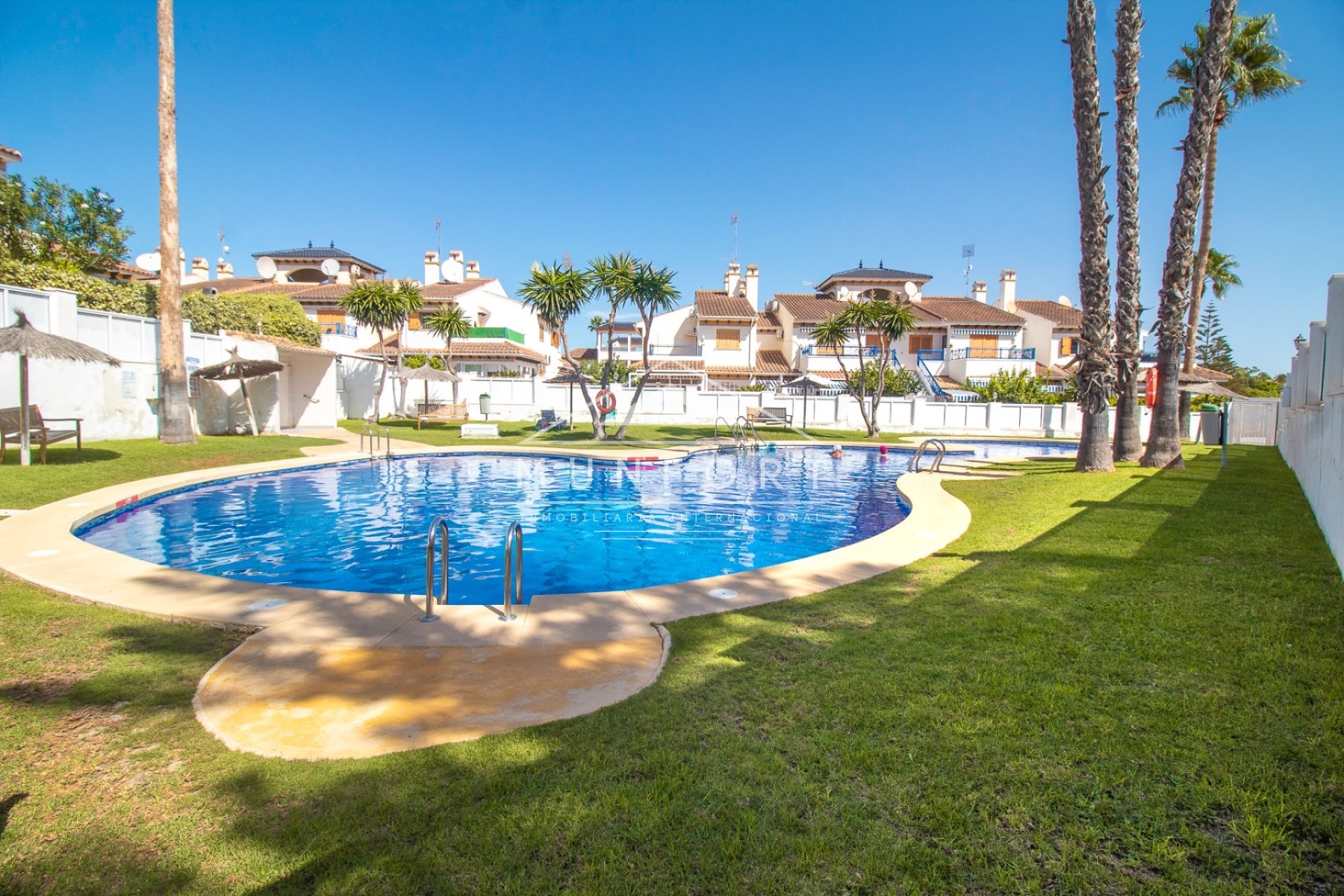 Resale - Villas -
Pilar de la Horadada - Mil Palmeras