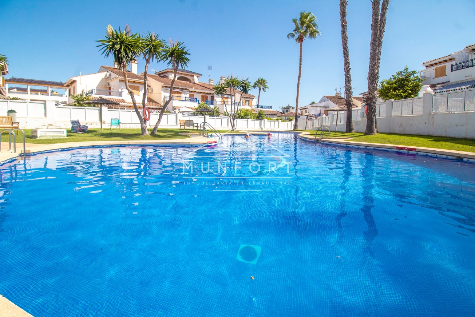 Resale - Villas -
Pilar de la Horadada - Mil Palmeras