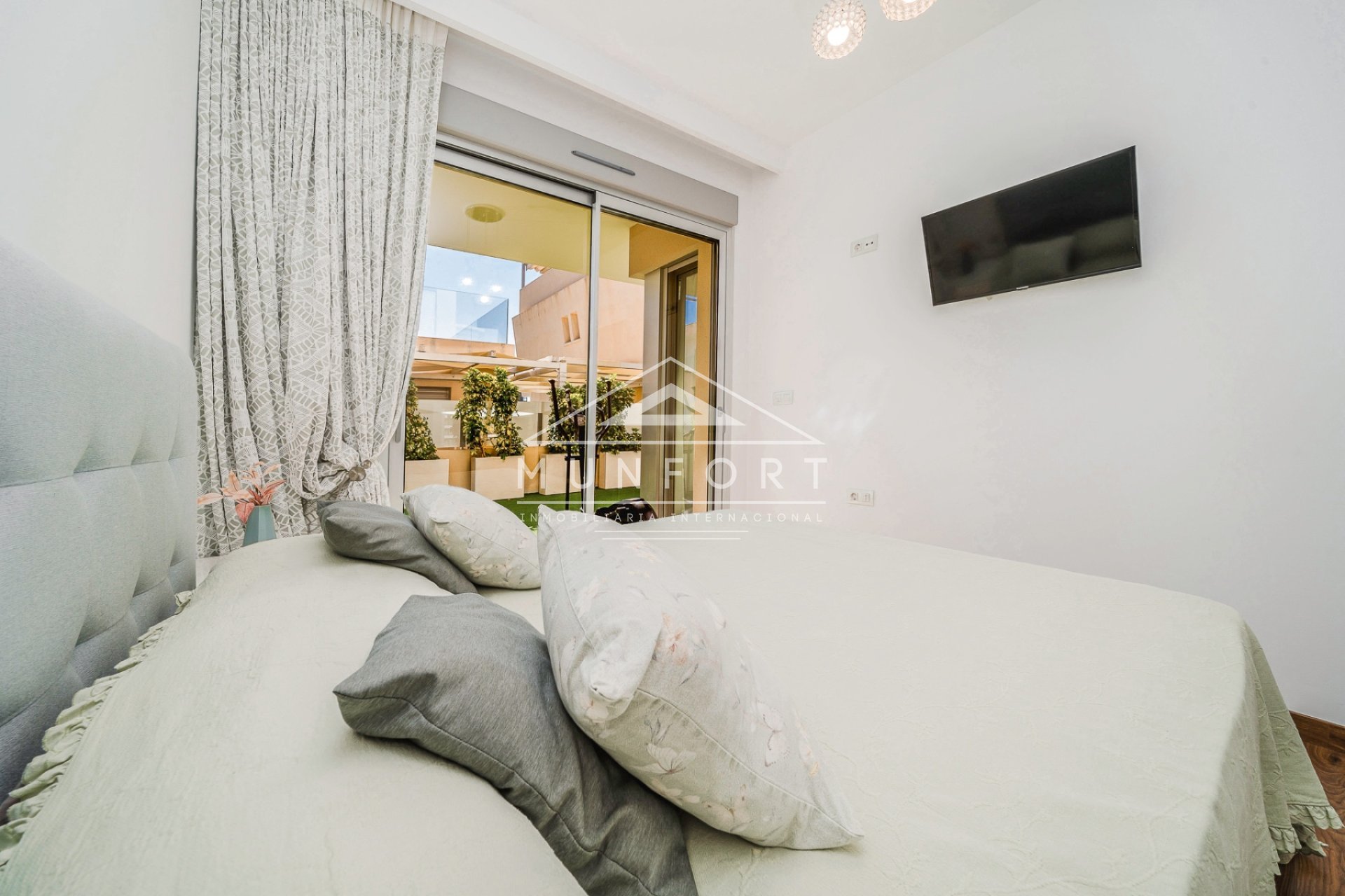 Resale - Villas -
Pilar de la Horadada - Mil Palmeras