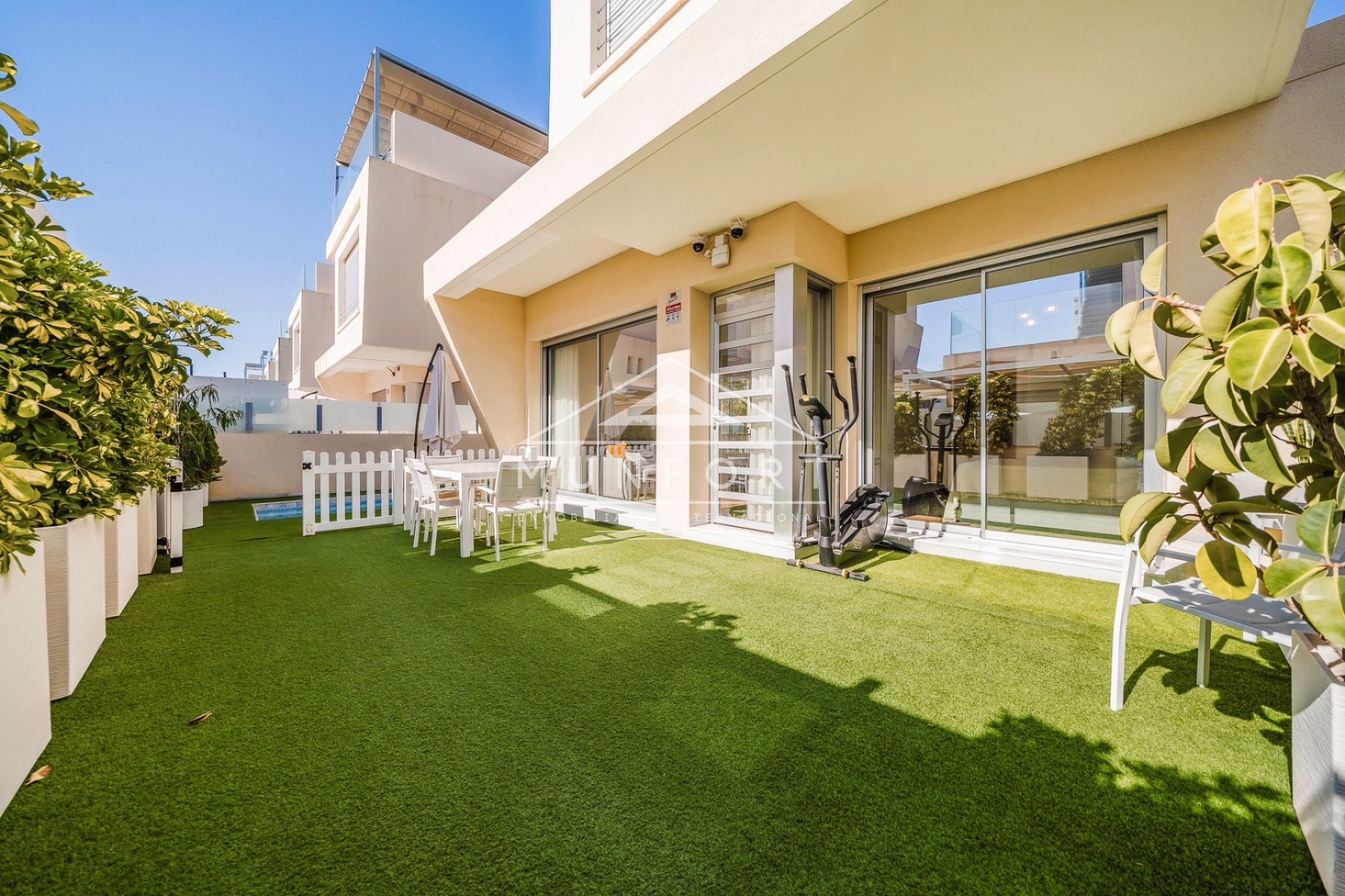 Resale - Villas -
Pilar de la Horadada - Mil Palmeras