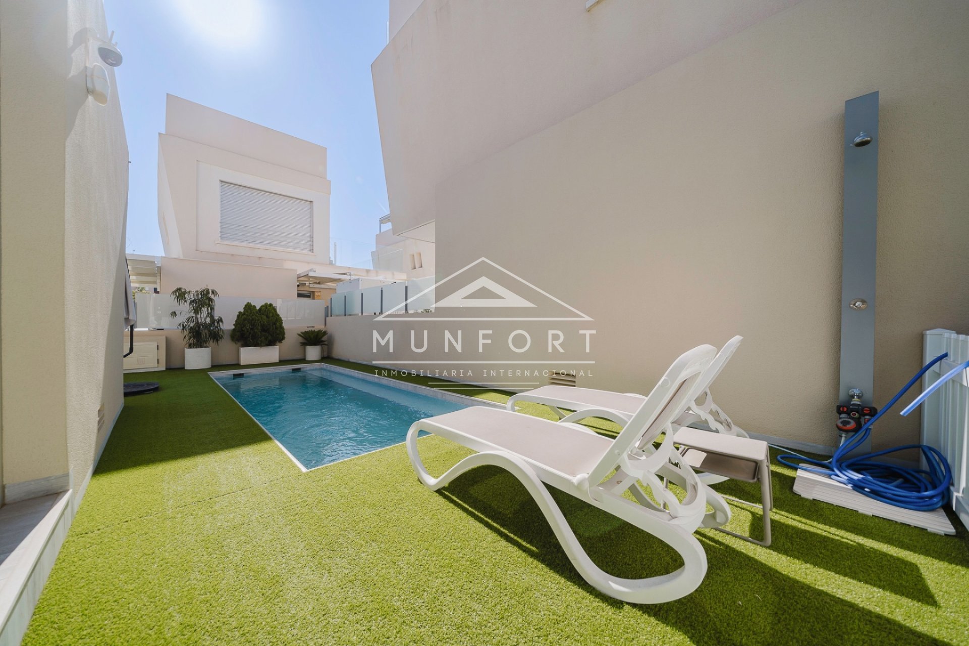 Resale - Villas -
Pilar de la Horadada - Mil Palmeras