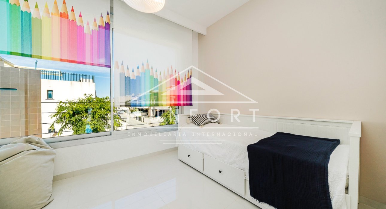 Resale - Villas -
Pilar de la Horadada - Mil Palmeras