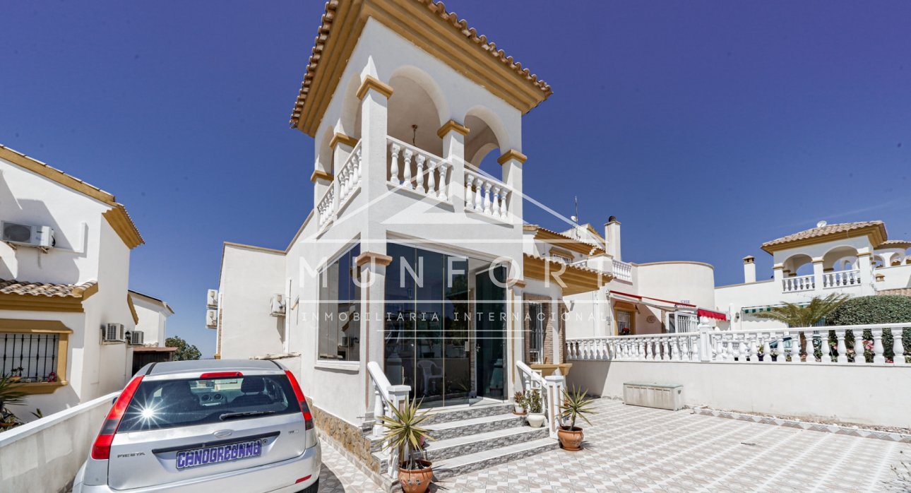 Resale - Villas -
Pilar de la Horadada - Pinar de Campoverde