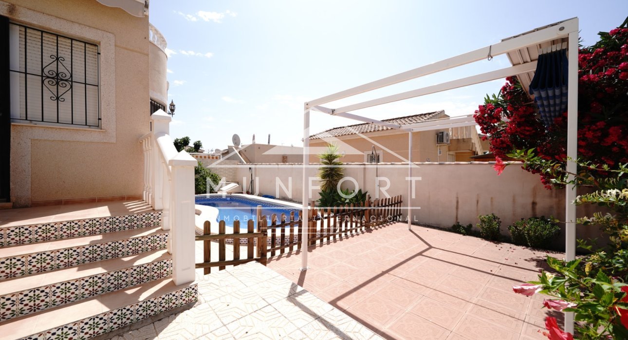 Resale - Villas -
Pilar de la Horadada - Pinar de Campoverde