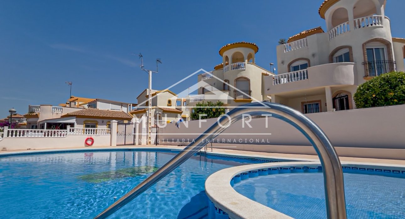 Resale - Villas -
Pilar de la Horadada - Pinar de Campoverde