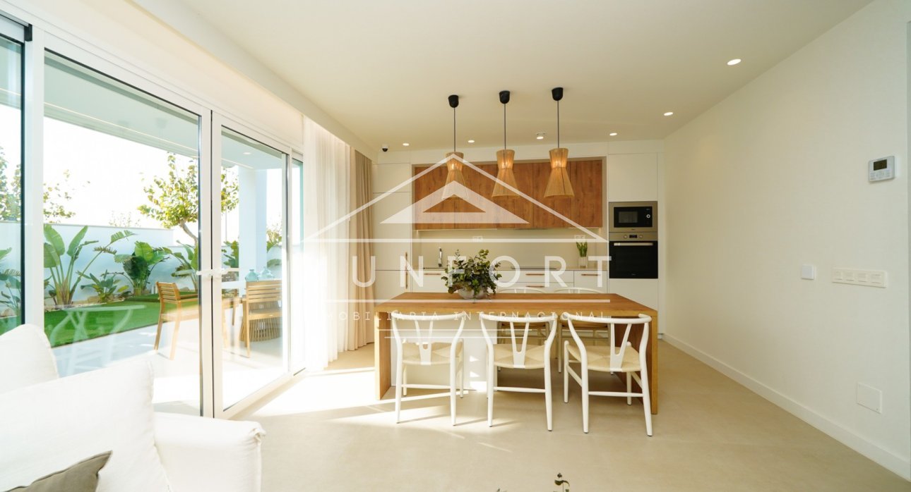 Resale - Villas -
Pilar de la Horadada - Torre de la Horadada