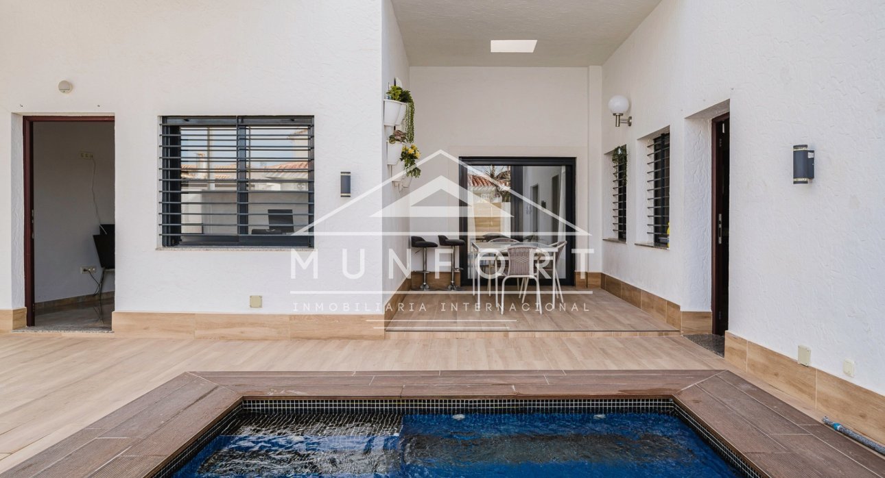 Resale - Villas -
Pilar de la Horadada - Torre de la Horadada