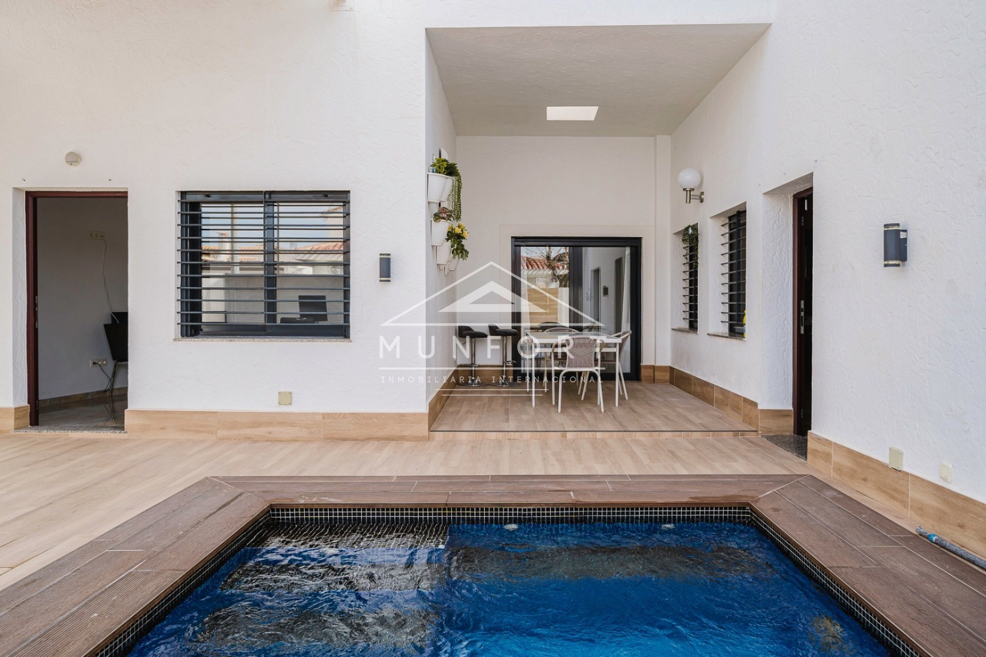 Resale - Villas -
Pilar de la Horadada - Torre de la Horadada