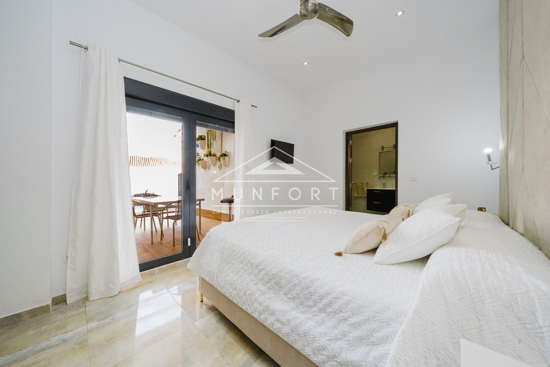 Resale - Villas -
Pilar de la Horadada - Torre de la Horadada