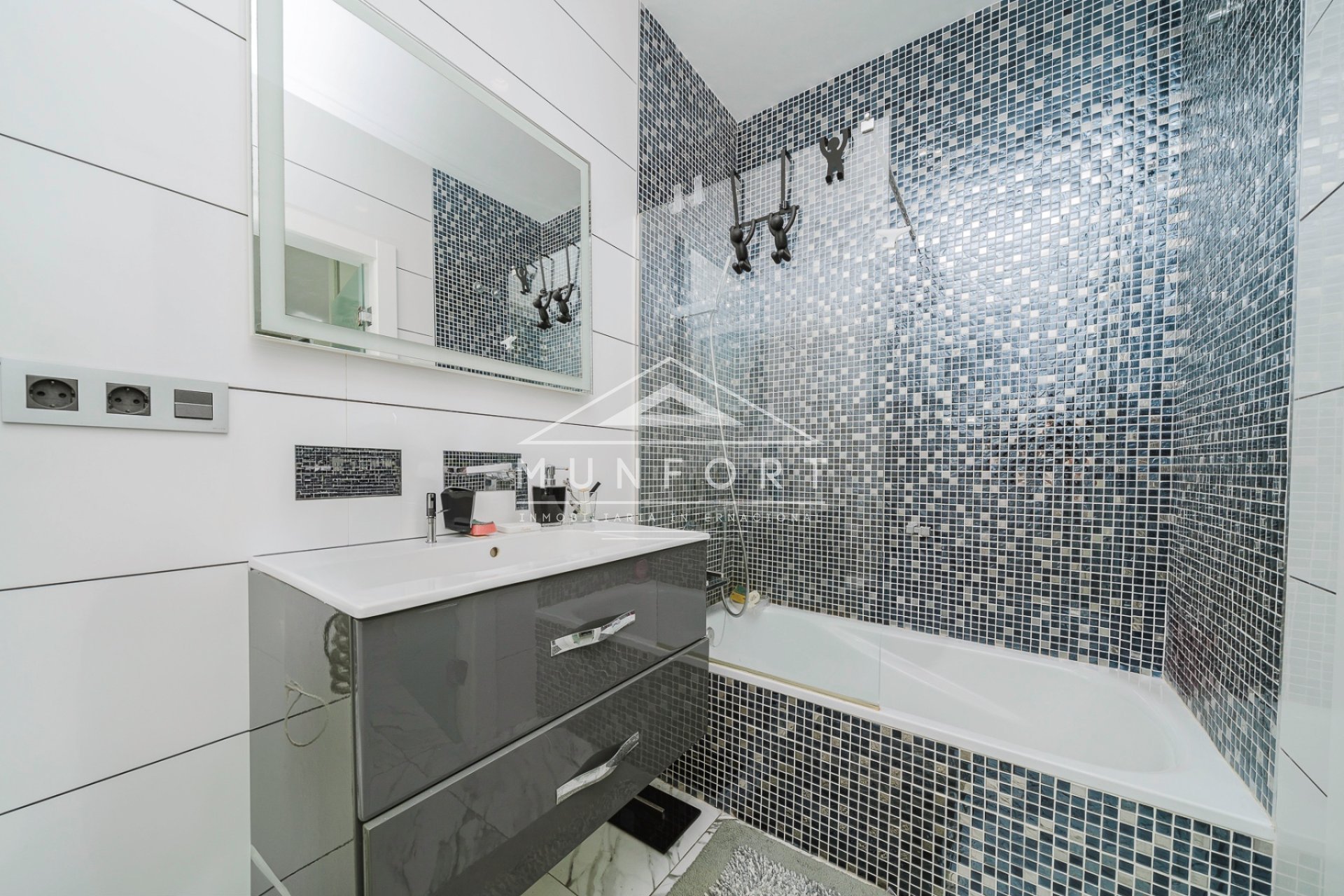 Resale - Villas -
Pilar de la Horadada