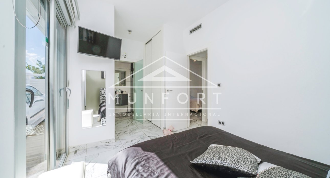 Resale - Villas -
Pilar de la Horadada