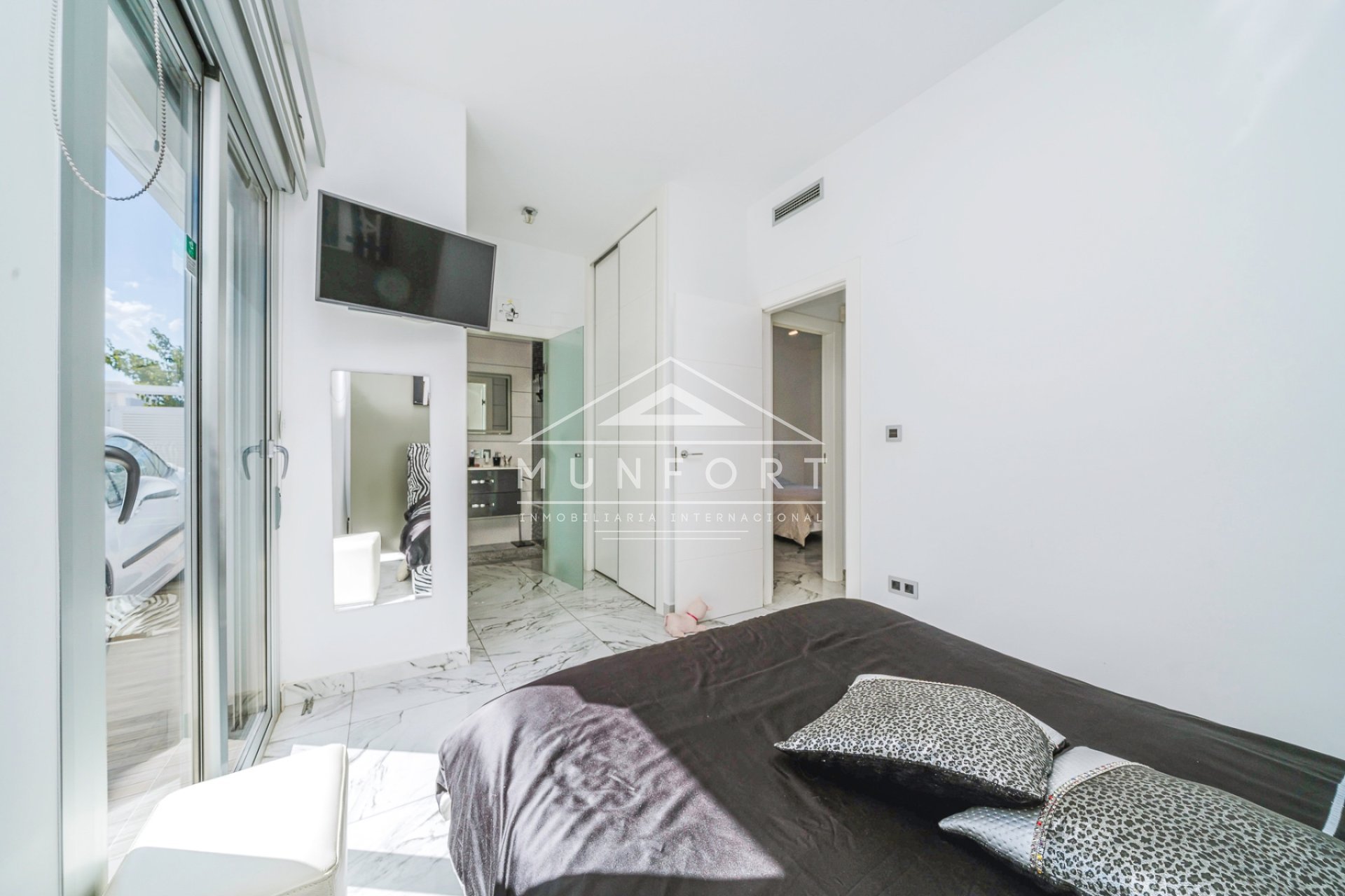 Resale - Villas -
Pilar de la Horadada