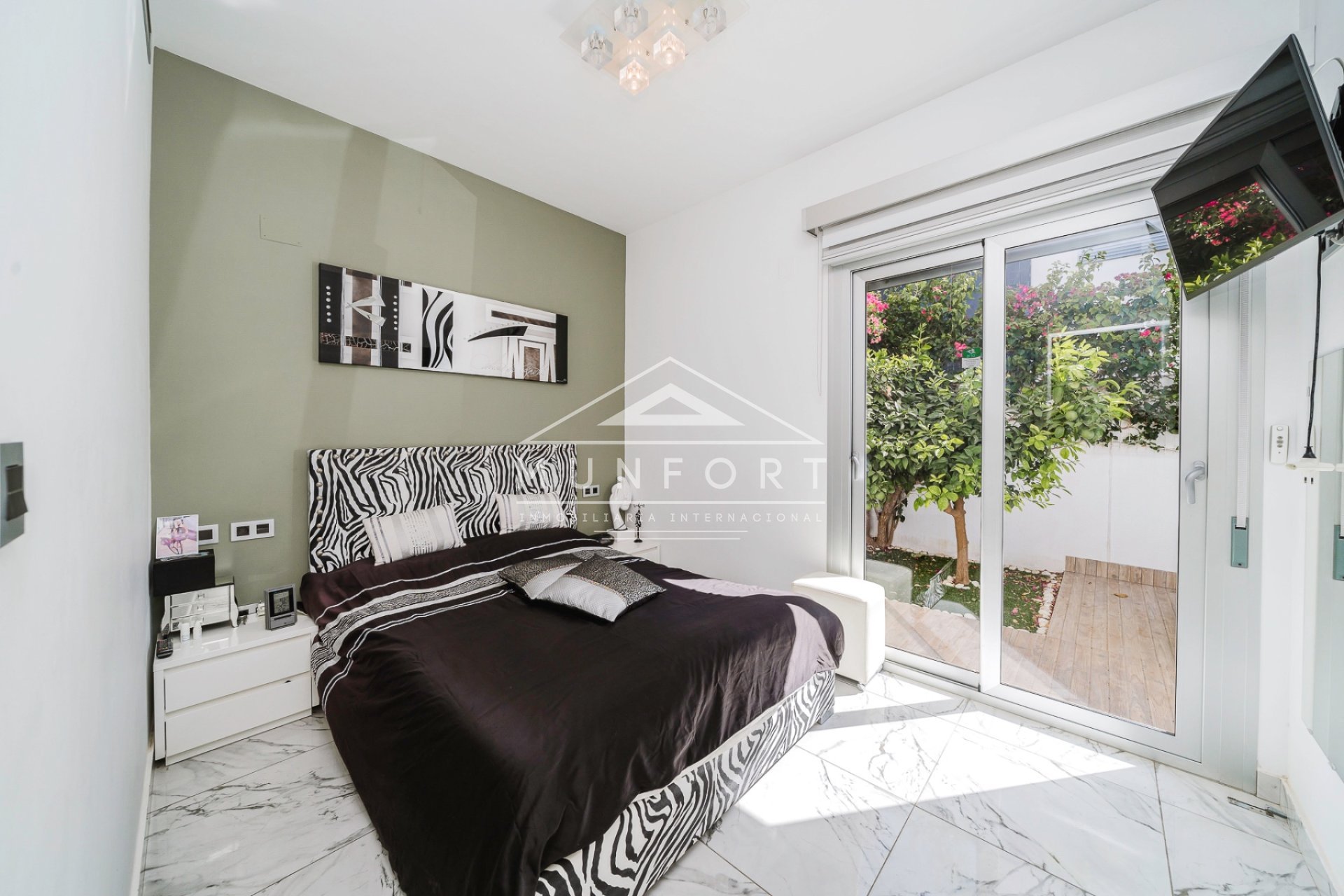 Resale - Villas -
Pilar de la Horadada