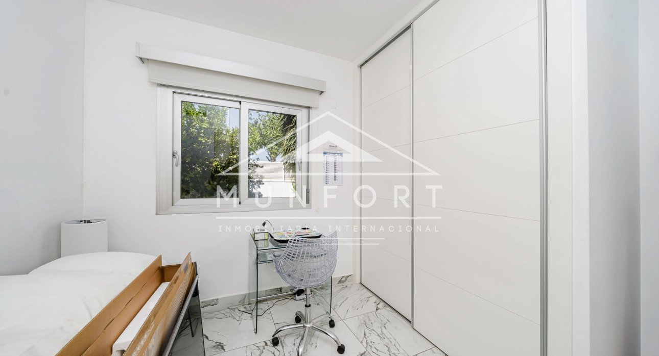 Resale - Villas -
Pilar de la Horadada