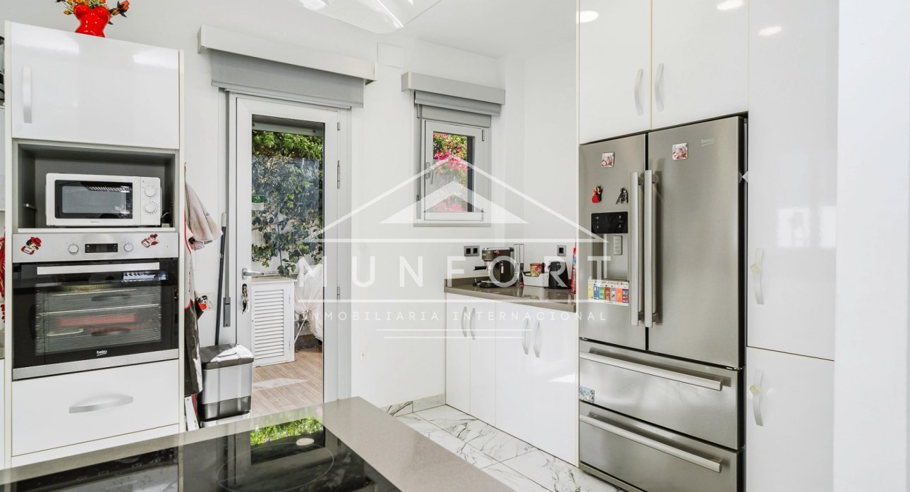 Resale - Villas -
Pilar de la Horadada