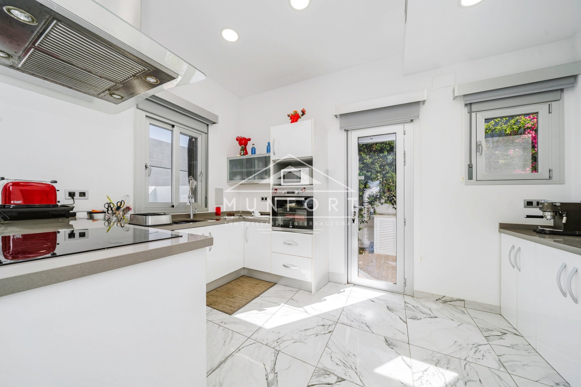 Resale - Villas -
Pilar de la Horadada