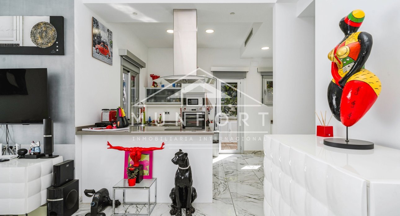 Resale - Villas -
Pilar de la Horadada