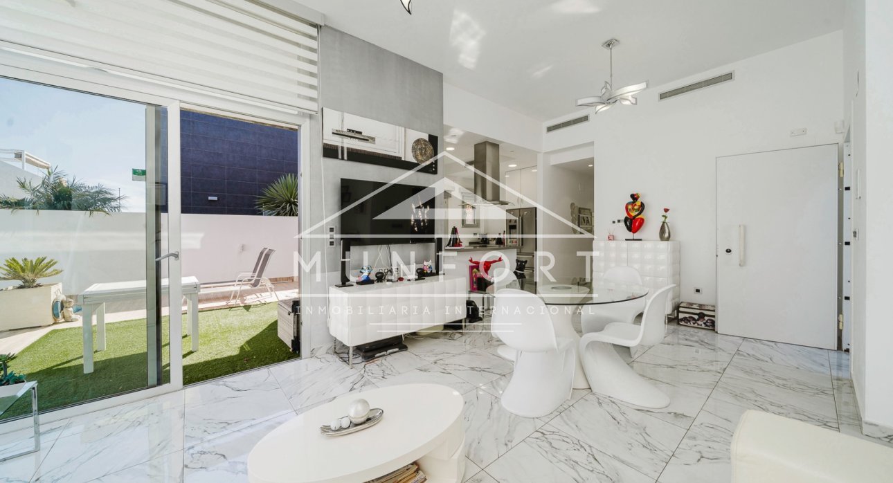 Resale - Villas -
Pilar de la Horadada