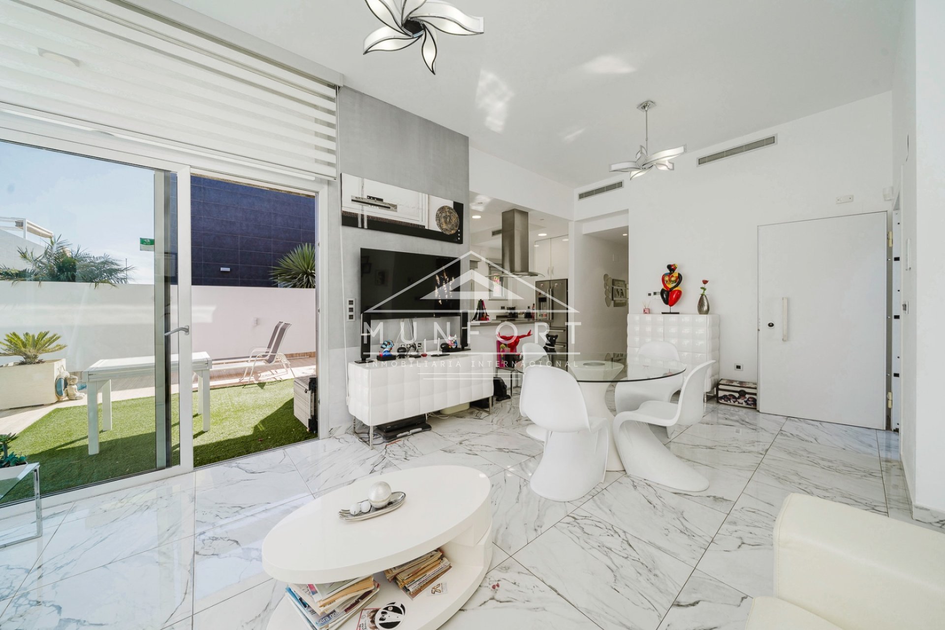 Resale - Villas -
Pilar de la Horadada