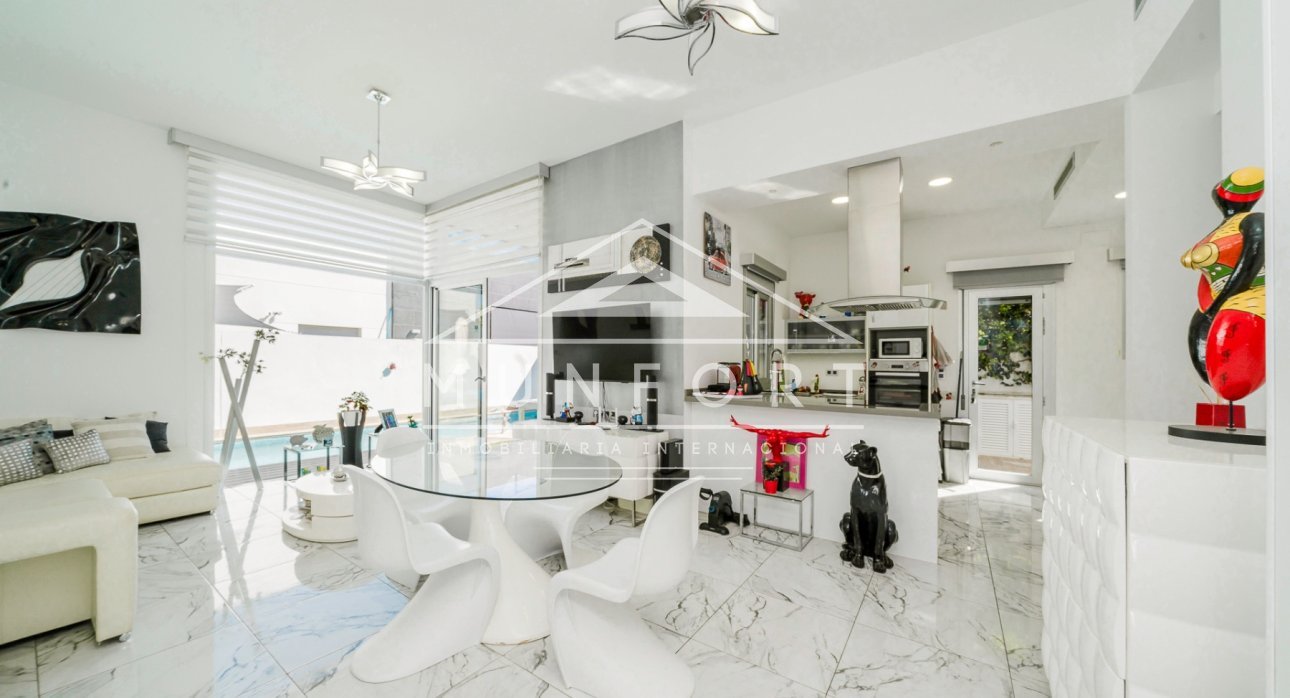 Resale - Villas -
Pilar de la Horadada