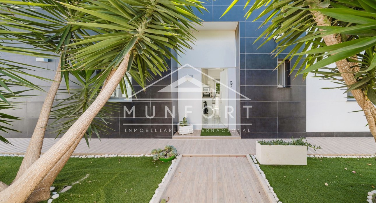 Resale - Villas -
Pilar de la Horadada