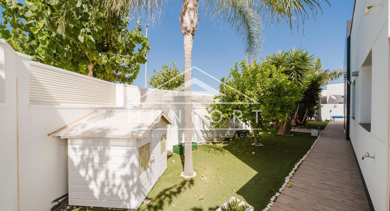 Resale - Villas -
Pilar de la Horadada