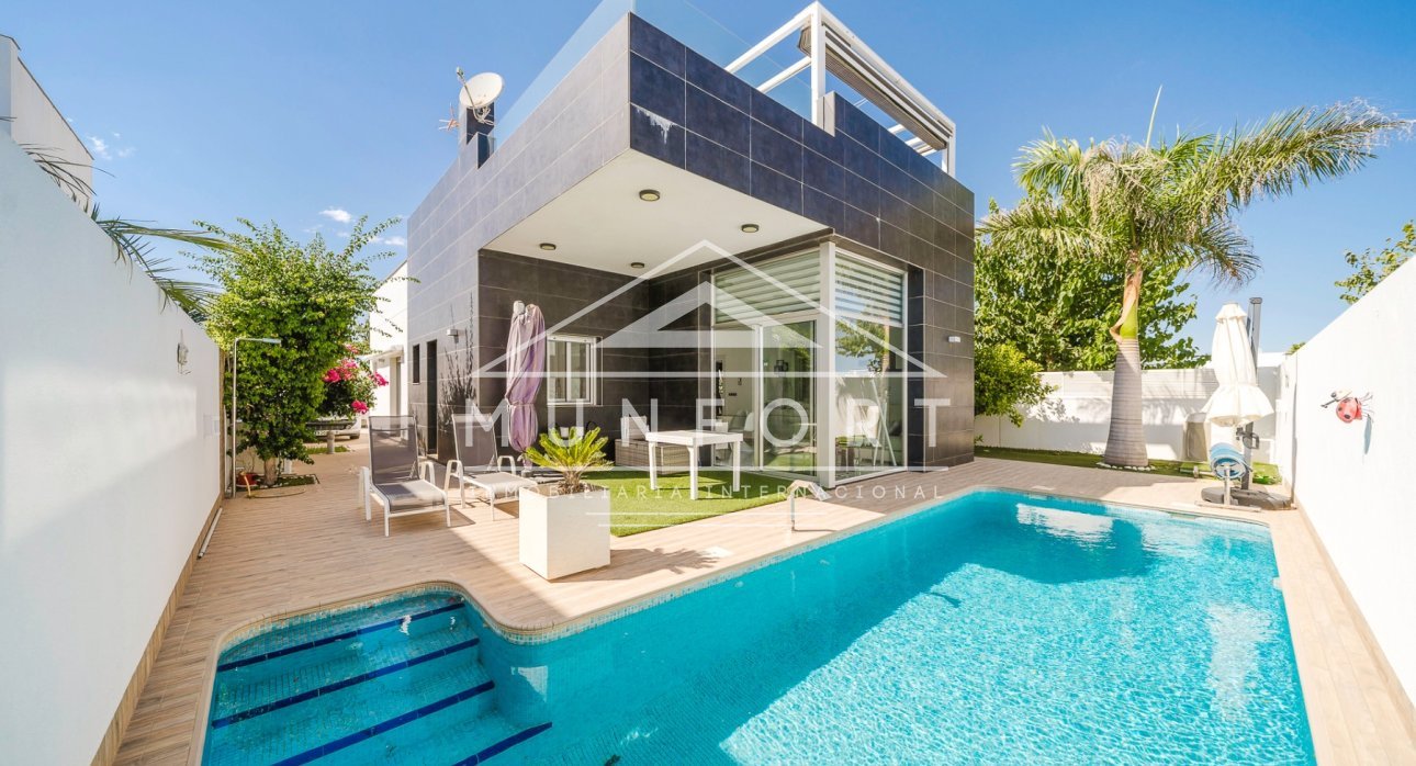 Resale - Villas -
Pilar de la Horadada