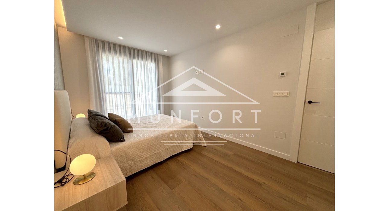 Resale - Villas -
Pilar de la Horadada