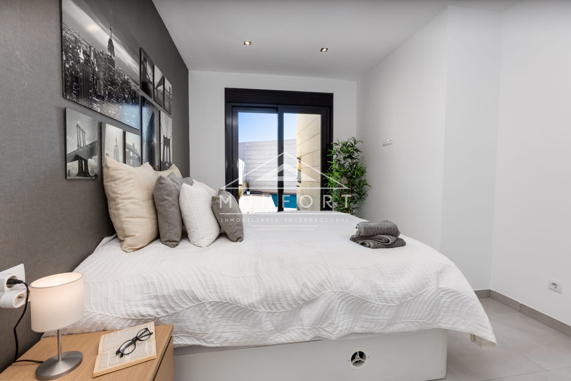 Resale - Villas -
Pilar de la Horadada