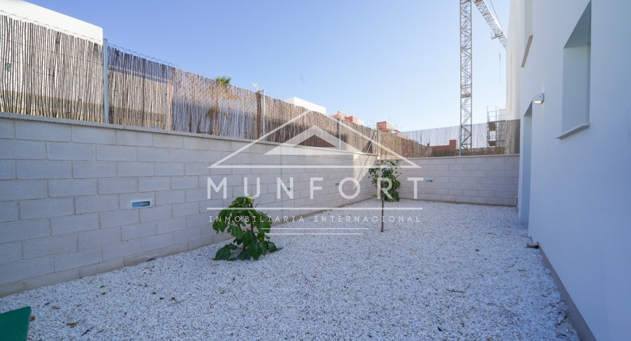 Resale - Villas -
Pilar de la Horadada